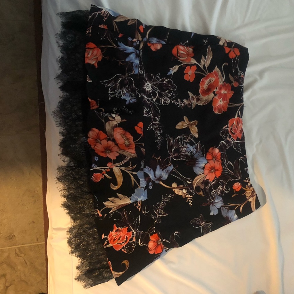 Dark floral skirt with black lace trim 🖤